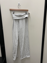 Load image into Gallery viewer, Brandy Melville Pants Size Small
