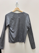 Load image into Gallery viewer, Lululemon Athletic Top Size Large

