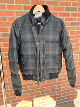 Load image into Gallery viewer, American Eagle Heavy Outerwear Size Medium
