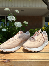 Load image into Gallery viewer, Adidas Womens Athletic Shoes Womens 9
