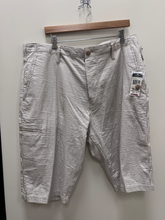 Load image into Gallery viewer, Sean John Shorts Size 38
