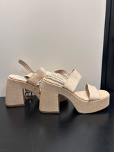 Load image into Gallery viewer, Steve Madden Casual Shoes Womens 8
