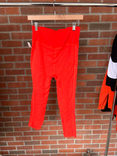 Load image into Gallery viewer, Free People Athletic Pants Size Medium
