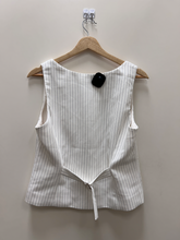 Load image into Gallery viewer, Abercrombie &amp; Fitch Tank Top Size Medium
