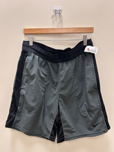 Load image into Gallery viewer, Nike Dri Fit Athletic Shorts Size Large
