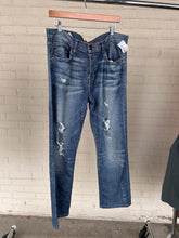 Load image into Gallery viewer, Joe&#39;s Jeans Denim Size 34
