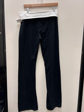 Load image into Gallery viewer, Victoria's Secret Pants Size Large
