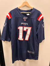 Load image into Gallery viewer, Nfl Athletic Top Size Large
