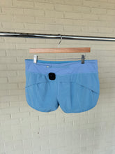 Load image into Gallery viewer, Lulu Lemon Athletic Shorts Size 9/10
