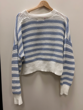 Load image into Gallery viewer, Jessica Simpson Sweater Size Large
