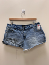 Load image into Gallery viewer, Ed Hardy Shorts Size 30
