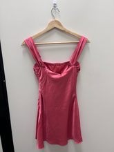 Load image into Gallery viewer, Beginning Boutique Dress Size Extra Small
