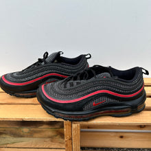 Load image into Gallery viewer, Nike Max Casual Shoes Mens 9
