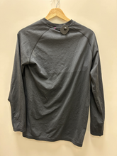 Load image into Gallery viewer, Gym Shark Athletic Top Size Medium
