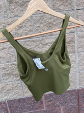 Load image into Gallery viewer, Lulu Lemon Athletic Top Size Small
