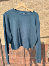 Load image into Gallery viewer, Tna Long Sleeve Top Size Medium
