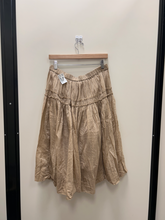 Load image into Gallery viewer, Club Monaco Long Skirt Size Large
