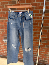 Load image into Gallery viewer, Forever 21 Denim Size 2 (26)
