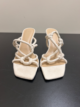 Load image into Gallery viewer, H &amp; M Dress Shoes Womens 8
