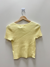 Load image into Gallery viewer, Short Sleeve Top Size Medium
