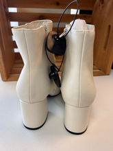 Load image into Gallery viewer, Rouge Boots Womens 11
