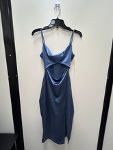 Load image into Gallery viewer, Windsor Maxi Dress Size Small
