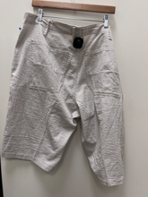 Load image into Gallery viewer, Sean John Shorts Size 38
