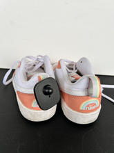 Load image into Gallery viewer, Nike Casual Shoes Womens 7
