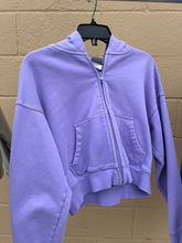 Load image into Gallery viewer, Tna Sweatshirt Size Small
