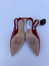 Load image into Gallery viewer, Vince V Camuto Dress Shoes Womens 6.5
