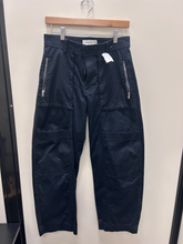 Load image into Gallery viewer, Abercrombie &amp; Fitch Pants Size 3/4 (27)
