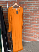 Load image into Gallery viewer, Maxi Dress Size Extra Large
