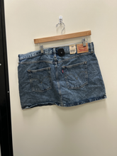 Load image into Gallery viewer, Crane Athletic Shorts Size Extra Large
