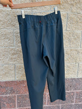 Load image into Gallery viewer, Lulu Lemon Athletic Pants Size 3/4 (27)
