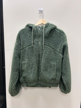 Load image into Gallery viewer, Lulu Lemon Heavy Outerwear Size Small
