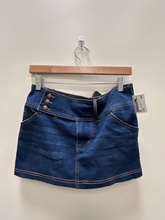 Load image into Gallery viewer, Bdg Short Skirt Size Small
