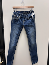 Load image into Gallery viewer, Miss Me Denim Size 2 (26)
