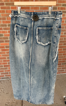 Load image into Gallery viewer, Fashion Nova Long Skirt 1X Large
