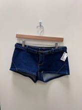 Load image into Gallery viewer, Edikted Shorts Size Medium
