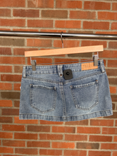 Load image into Gallery viewer, Pac Sun Short Skirt Size Small
