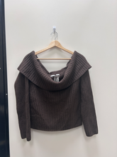 Load image into Gallery viewer, Abercrombie &amp; Fitch Sweater Size Extra Large
