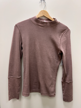 Load image into Gallery viewer, Free People Long Sleeve Top Size Medium
