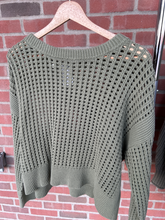 Load image into Gallery viewer, Sweater Size Large
