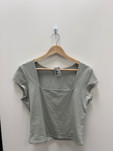 Load image into Gallery viewer, Garage Short Sleeve Top Size Extra Large
