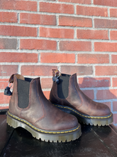 Load image into Gallery viewer, Dr Martens Boots Womens 7
