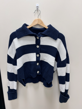 Load image into Gallery viewer, Jessica Simpson Sweater Size Small
