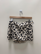 Load image into Gallery viewer, Abercrombie &amp; Fitch Pants Size Small
