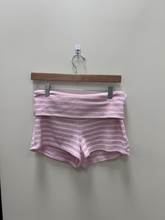 Load image into Gallery viewer, Originality Shorts Size Small
