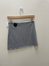Load image into Gallery viewer, Aerie Short Skirt Size Extra Small
