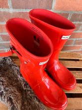 Load image into Gallery viewer, Hunter Boots Womens 7

